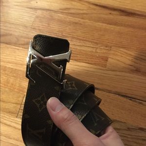 LV men’s belt size 85/34 Reversible black/ brown